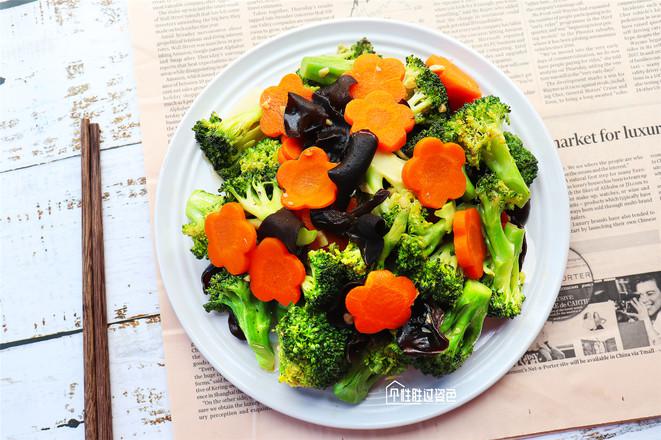 西藍花炒木耳的做法-家常味炒菜譜