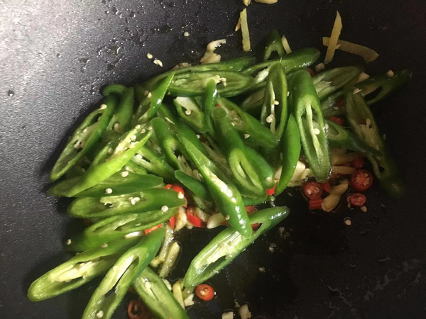 白蘿卜絲炒羊肉的做法-家常味炒菜譜-易網(wǎng)健康養(yǎng)生網(wǎng) 白蘿卜絲炒羊肉的做法-家常味炒菜譜