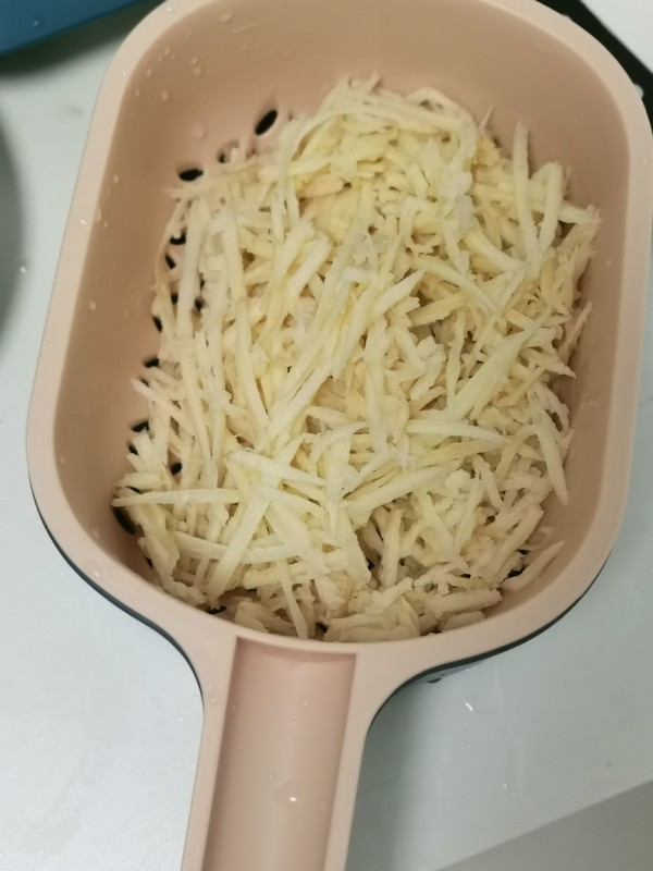 涼拌藕絲的做法-香辣味拌菜譜-易網健康養生網 涼拌藕絲的做法-香辣味拌菜譜