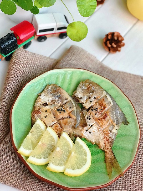 檸檬香煎平魚的做法-咸鮮味煎菜譜