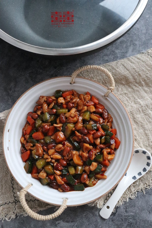 家庭版宮保雞丁的做法-家常味炒菜譜-易網(wǎng)健康養(yǎng)生網(wǎng) 家庭版宮保雞丁的做法-家常味炒菜譜