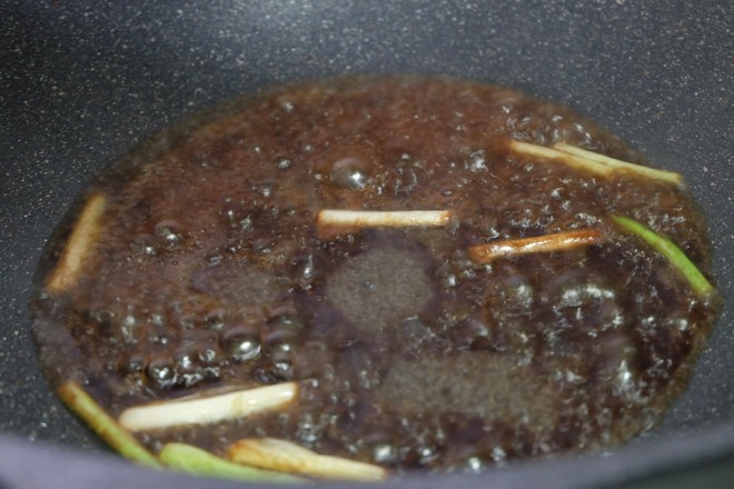 芋頭臘腸煲仔飯+白灼菜心的做法-家常味煲菜譜-易網健康養生網 芋頭臘腸煲仔飯+白灼菜心的做法-家常味煲菜譜