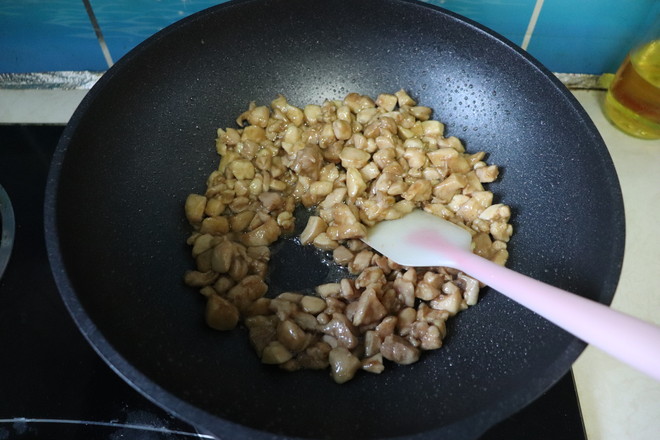 家庭版宮保雞丁的做法-家常味炒菜譜-易網(wǎng)健康養(yǎng)生網(wǎng) 家庭版宮保雞丁的做法-家常味炒菜譜