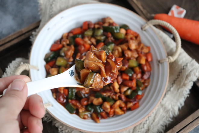 家庭版宮保雞丁的做法-家常味炒菜譜-易網(wǎng)健康養(yǎng)生網(wǎng) 家庭版宮保雞丁的做法-家常味炒菜譜