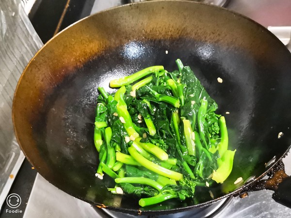 蒜蓉炒芥蘭的做法-家常味炒菜譜-易網(wǎng)健康養(yǎng)生網(wǎng) 蒜蓉炒芥蘭的做法-家常味炒菜譜