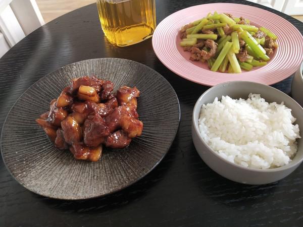 芹菜炒肉的做法-咸鮮味炒菜譜