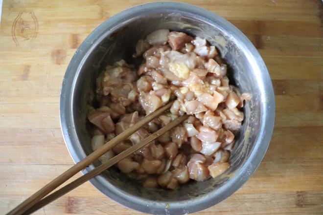 家庭版宮保雞丁的做法-家常味炒菜譜-易網(wǎng)健康養(yǎng)生網(wǎng) 家庭版宮保雞丁的做法-家常味炒菜譜