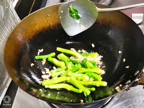 蒜蓉炒芥蘭的做法-家常味炒菜譜-易網(wǎng)健康養(yǎng)生網(wǎng) 蒜蓉炒芥蘭的做法-家常味炒菜譜