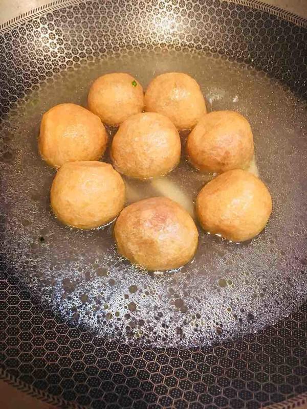 紅燒油面筋塞肉的做法-家常味燒菜譜-易網(wǎng)健康養(yǎng)生網(wǎng) 紅燒油面筋塞肉的做法-家常味燒菜譜