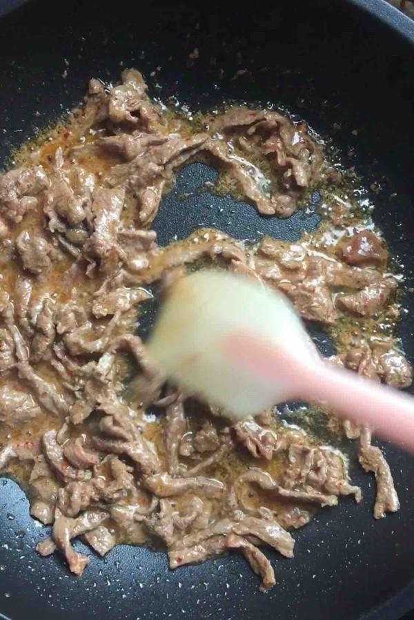 洋蔥牛肉絲的做法-香辣味炒菜譜-易網(wǎng)健康養(yǎng)生網(wǎng) 洋蔥牛肉絲的做法-香辣味炒菜譜