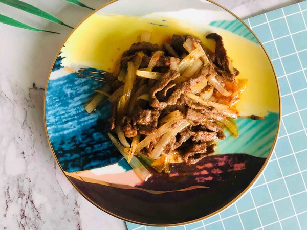 洋蔥牛肉絲的做法-香辣味炒菜譜-易網(wǎng)健康養(yǎng)生網(wǎng) 洋蔥牛肉絲的做法-香辣味炒菜譜