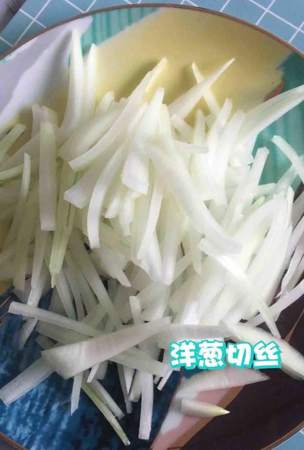 洋蔥牛肉絲的做法-香辣味炒菜譜-易網(wǎng)<a href=http://www.xllyou.com/ target=_blank class=infotextkey>健康養(yǎng)生</a>網(wǎng) 洋蔥牛肉絲的做法-香辣味炒菜譜