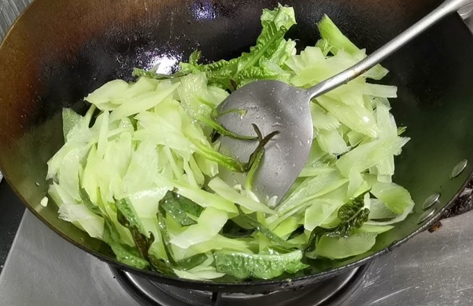 萵筍炒肉的做法-家常味炒菜譜-易網(wǎng)健康養(yǎng)生網(wǎng) 萵筍炒肉的做法-家常味炒菜譜