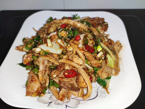 雞腿拌的做法-酸辣味拌菜譜-易網(wǎng)健康養(yǎng)生網(wǎng) 雞腿拌的做法-酸辣味拌菜譜