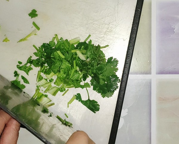 雞腿拌的做法-酸辣味拌菜譜-易網(wǎng)健康養(yǎng)生網(wǎng) 雞腿拌的做法-酸辣味拌菜譜