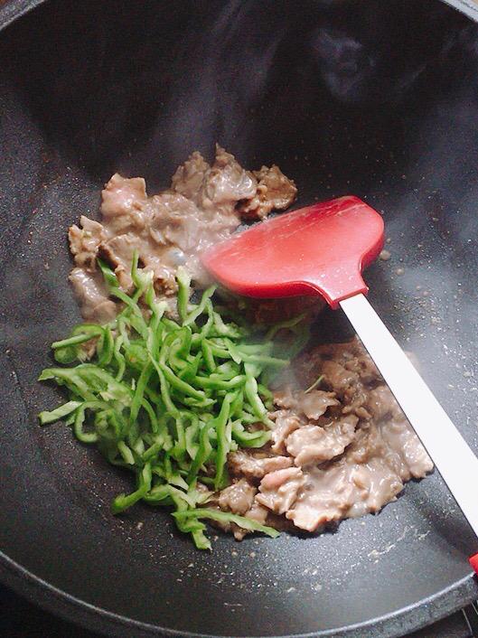 青椒炒牛肉的做法-家常味炒菜譜