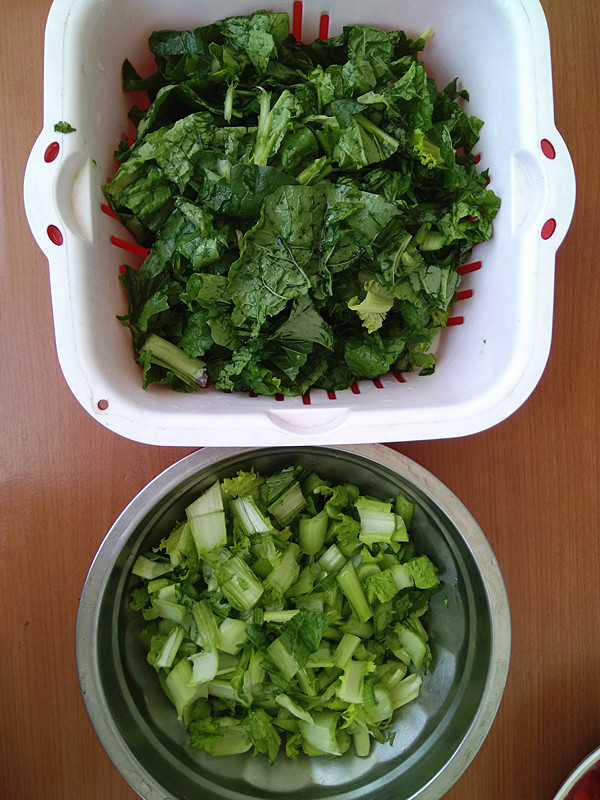 西紅柿炒小白菜的做法-家常味炒菜譜-易網(wǎng)<a href=http://www.xllyou.com/ target=_blank class=infotextkey>健康養(yǎng)生</a>網(wǎng) 西紅柿炒小白菜的做法-家常味炒菜譜