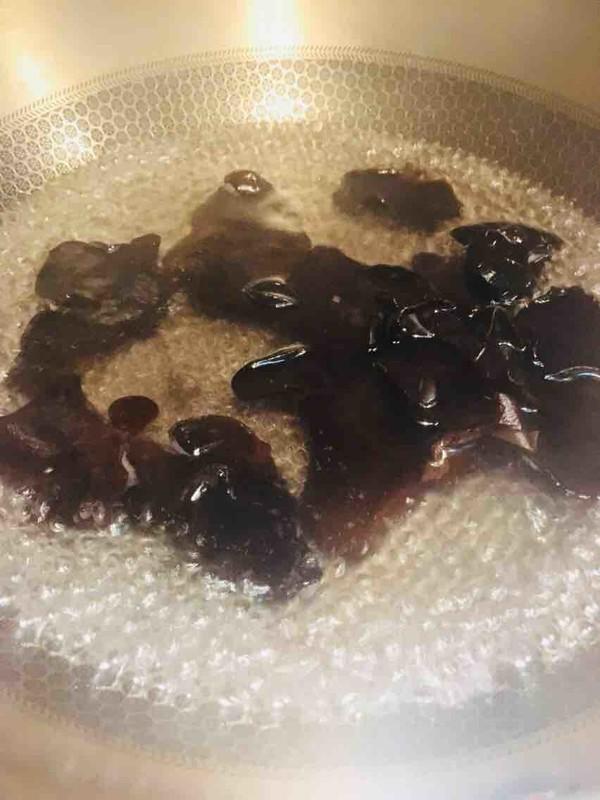 木耳拌紫甘藍的做法-酸甜味拌菜譜