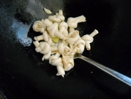 千張結筍干冬瓜煲的做法-家常味煲菜譜-易網健康養生網 千張結筍干冬瓜煲的做法-家常味煲菜譜