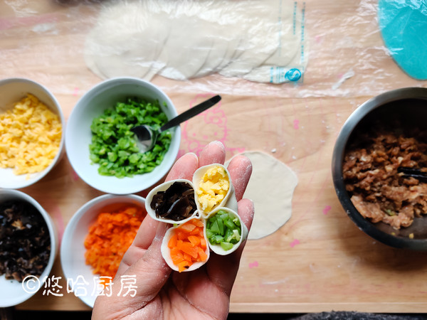 四喜餃子的做法-家常味蒸菜譜-易網(wǎng)健康養(yǎng)生網(wǎng) 四喜餃子的做法-家常味蒸菜譜