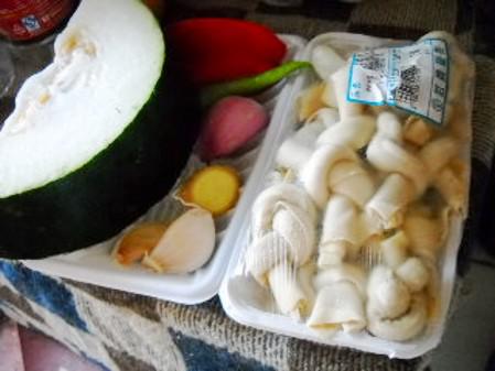 千張結筍干冬瓜煲的做法-家常味煲菜譜-易網<a href=http://www.xllyou.com/ target=_blank class=infotextkey>健康養生</a>網 千張結筍干冬瓜煲的做法-家常味煲菜譜