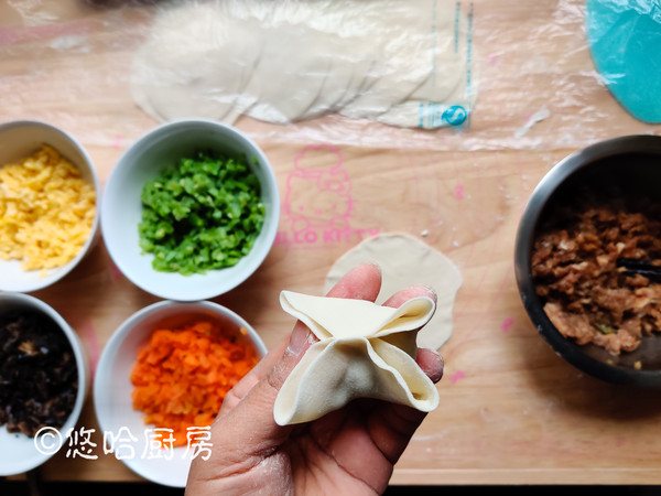 四喜餃子的做法-家常味蒸菜譜-易網(wǎng)健康養(yǎng)生網(wǎng) 四喜餃子的做法-家常味蒸菜譜