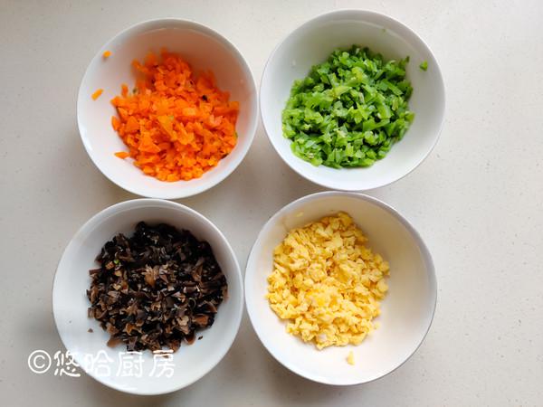 四喜餃子的做法-家常味蒸菜譜-易網(wǎng)健康養(yǎng)生網(wǎng) 四喜餃子的做法-家常味蒸菜譜