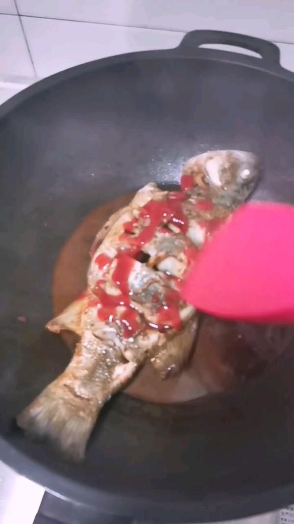 紅燒鱸魚的做法-家常味煮菜譜-易網健康養生網 紅燒鱸魚的做法-家常味煮菜譜