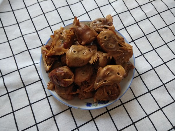 燉雞頭的做法-家常味燉菜譜-易網(wǎng)健康養(yǎng)生網(wǎng) 燉雞頭的做法-家常味燉菜譜