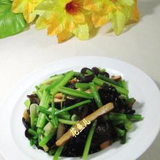 黑木耳香干炒芹菜的做法-家常味炒菜譜