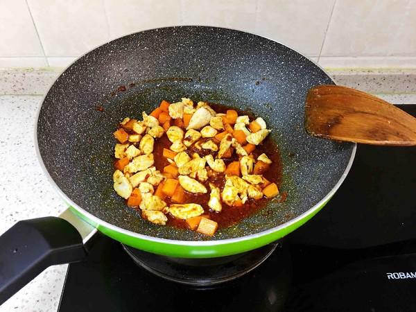 秒殺飯店的宮保雞丁蓋澆飯的做法-咸鮮味炒菜譜-易網健康養生網 秒殺飯店的宮保雞丁蓋澆飯的做法-咸鮮味炒菜譜