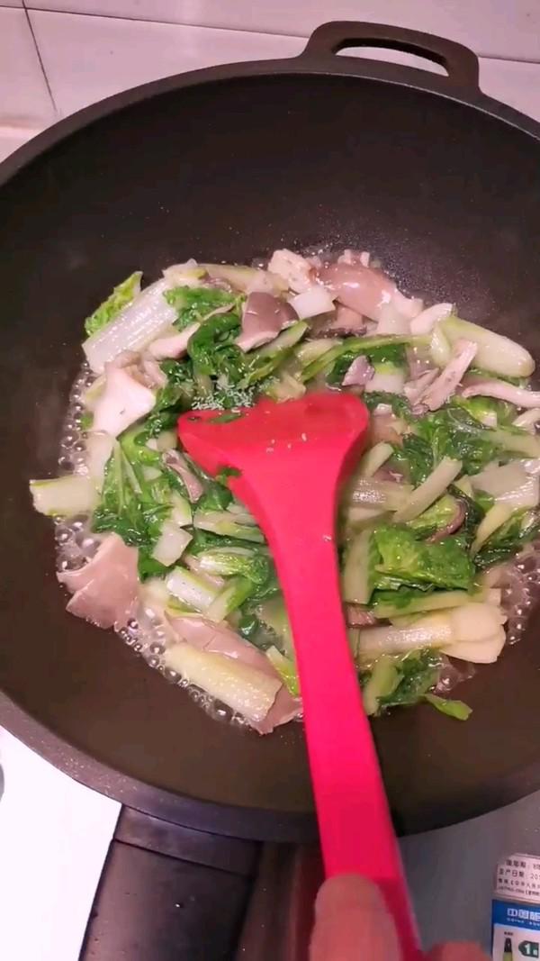 大白菜炒菇的做法-家常味炒菜譜-易網健康養生網 大白菜炒菇的做法-家常味炒菜譜