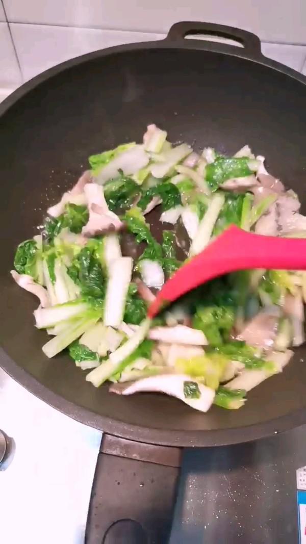 大白菜炒菇的做法-家常味炒菜譜-易網健康養生網 大白菜炒菇的做法-家常味炒菜譜