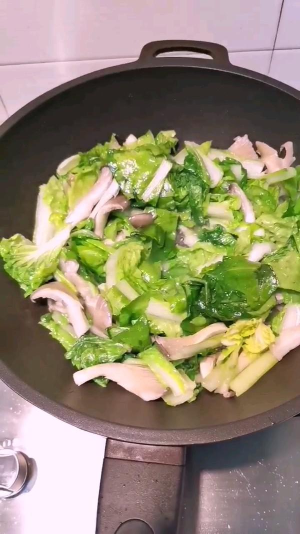 大白菜炒菇的做法-家常味炒菜譜-易網健康養生網 大白菜炒菇的做法-家常味炒菜譜