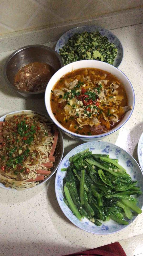 水煮肉片的做法-家常味煮菜譜-易網<a href=http://www.xllyou.com/ target=_blank class=infotextkey>健康養生</a>網 水煮肉片的做法-家常味煮菜譜