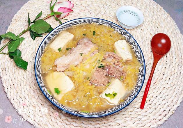 酸菜燉大骨的做法-咸鮮味燉菜譜-易網健康養生網 酸菜燉大骨的做法-咸鮮味燉菜譜