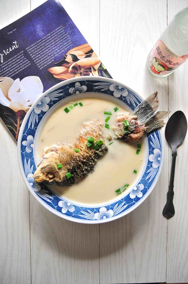 鯽魚湯的做法-家常味燉菜譜-易網健康養生網 鯽魚湯的做法-家常味燉菜譜