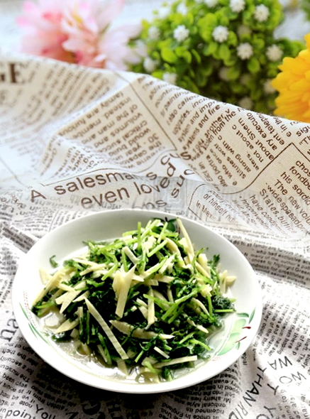 銀絲梗菜炒冬筍的做法-咸鮮味炒菜譜-易網(wǎng)健康養(yǎng)生網(wǎng) 銀絲梗菜炒冬筍的做法-咸鮮味炒菜譜