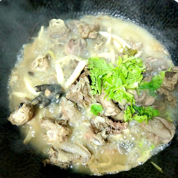 白玉菇燉雞的做法-家常味燉菜譜-易網(wǎng)健康養(yǎng)生網(wǎng) 白玉菇燉雞的做法-家常味燉菜譜