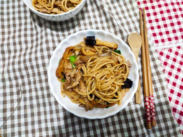 家常炒面的做法-家常味炒菜譜-易網健康養生網 家常炒面的做法-家常味炒菜譜