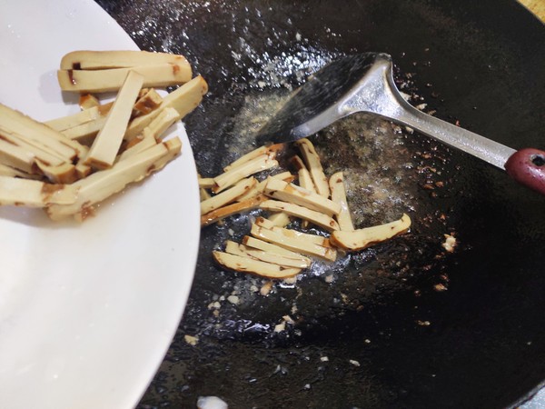 家常炒面的做法-家常味炒菜譜-易網健康養生網 家常炒面的做法-家常味炒菜譜