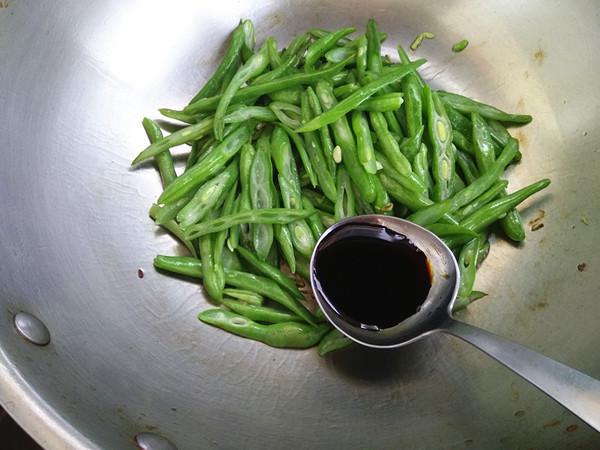 香菇豆角絲的做法-家常味炒菜譜-易網健康養生網 香菇豆角絲的做法-家常味炒菜譜