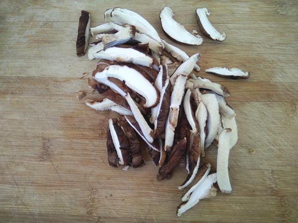 香菇豆角絲的做法-家常味炒菜譜-易網健康養生網 香菇豆角絲的做法-家常味炒菜譜