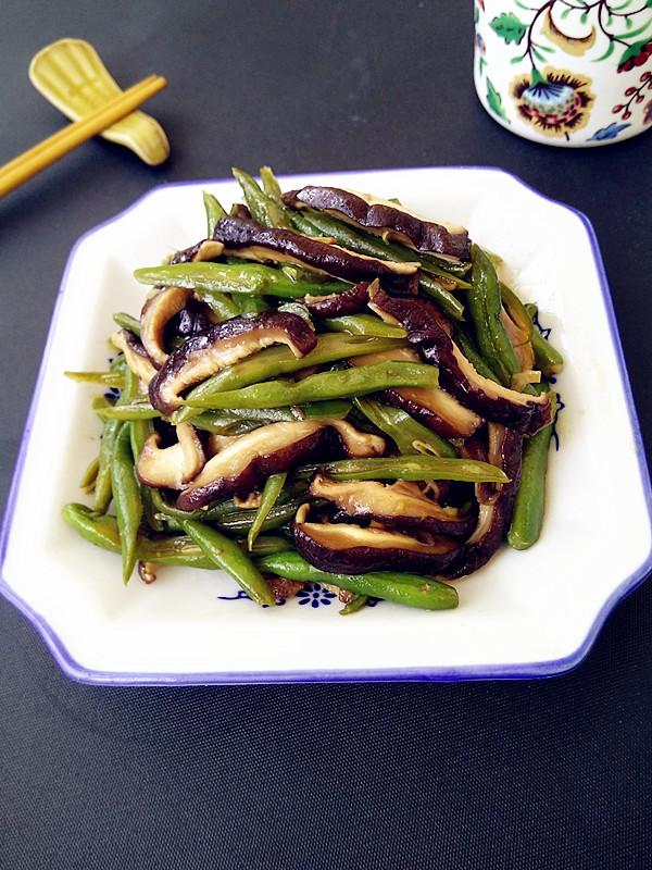 香菇豆角絲的做法-家常味炒菜譜-易網健康養生網 香菇豆角絲的做法-家常味炒菜譜