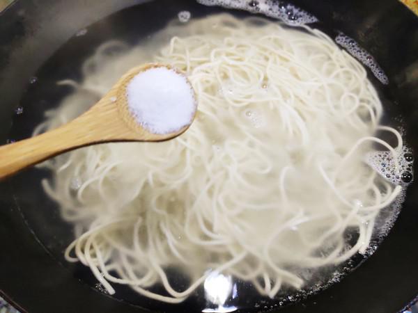 家常炒面的做法-家常味炒菜譜-易網健康養生網 家常炒面的做法-家常味炒菜譜