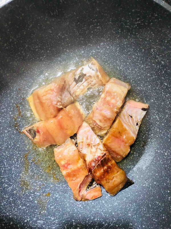 萬家香之紅燒草魚的做法-醬香味燒菜譜-易網健康養生網 萬家香之紅燒草魚的做法-醬香味燒菜譜