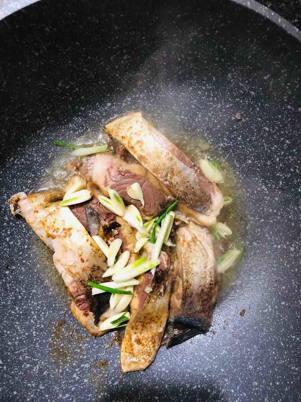 萬家香之紅燒草魚的做法-醬香味燒菜譜-易網健康養生網 萬家香之紅燒草魚的做法-醬香味燒菜譜