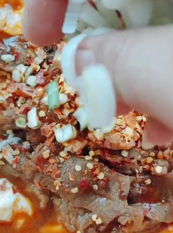 豆花牛柳的做法-麻辣味炒菜譜-易網(wǎng)健康養(yǎng)生網(wǎng) 豆花牛柳的做法-麻辣味炒菜譜