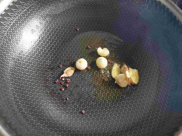 爆炒魷魚的做法-香辣味炒菜譜