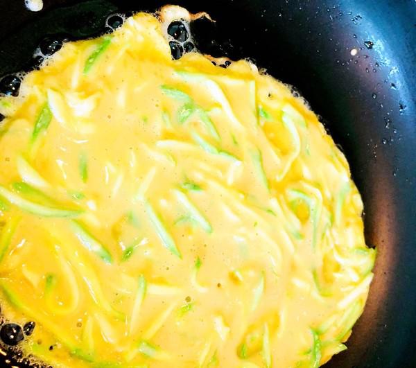 西葫蘆餅的做法-家常味煎菜譜